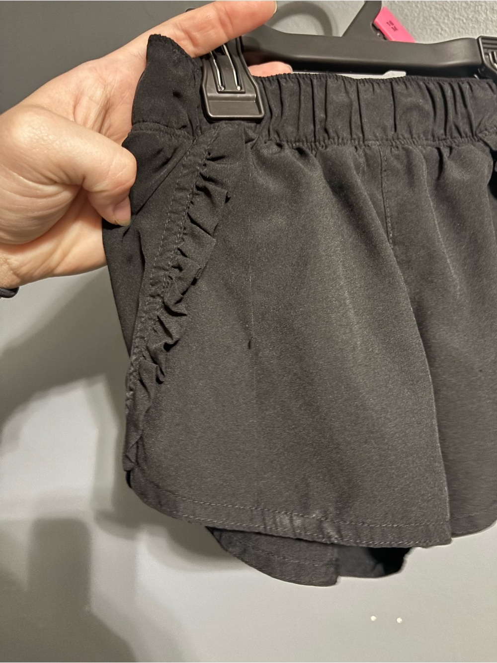 Old navy black ruffle athletic shorts size girls small - Picture 3 of 6